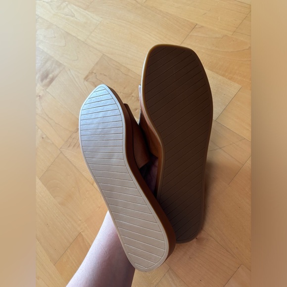 Sandals - Picture 2 of 4